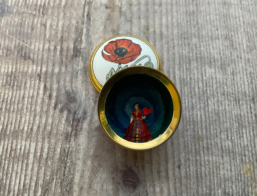 Tinny - Queen of hearts - painted tin
